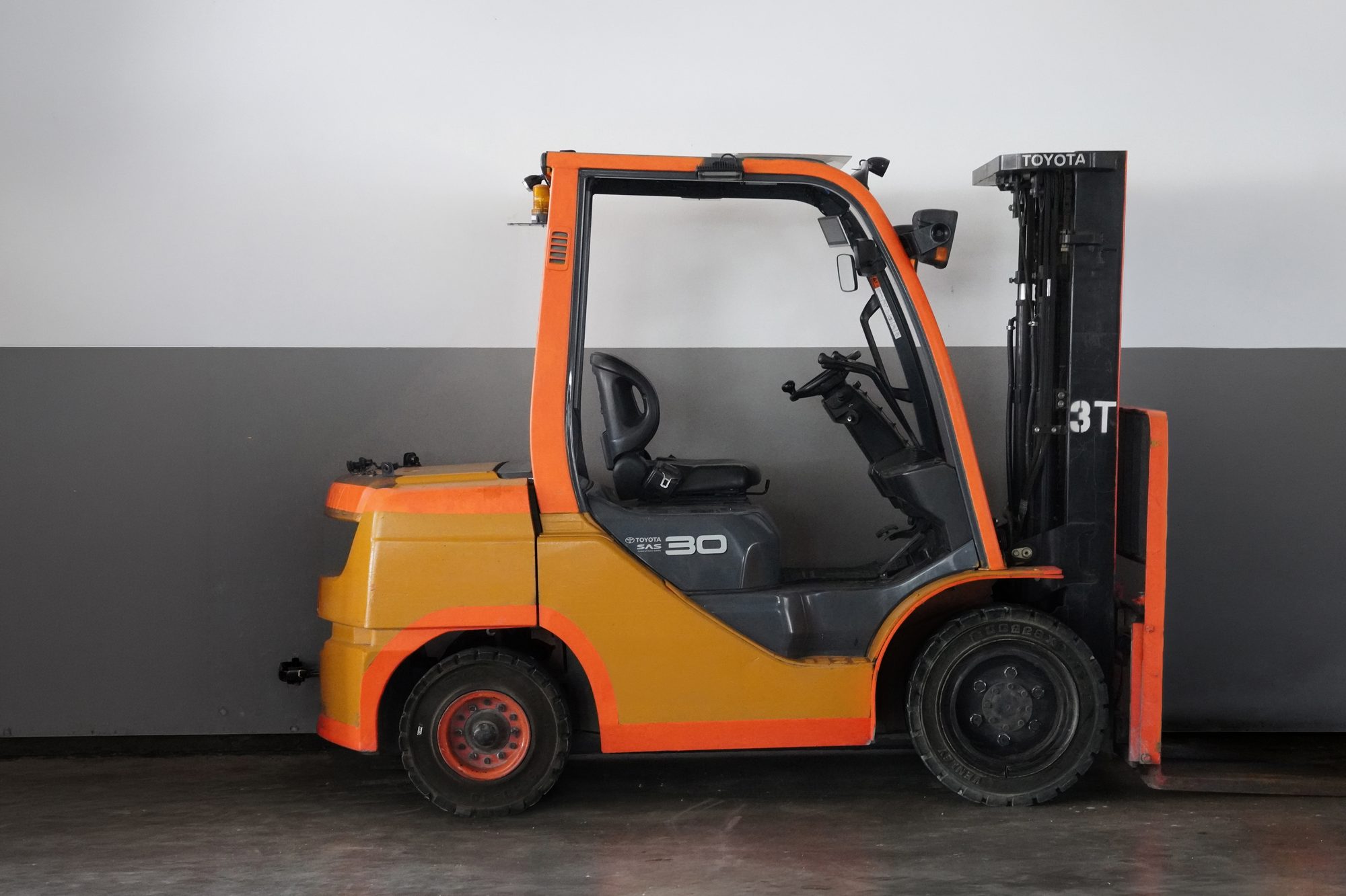Toyota 62-8FD30 3-tonne diesel forklift with 2-stage mast at LB Industrial, Singapore