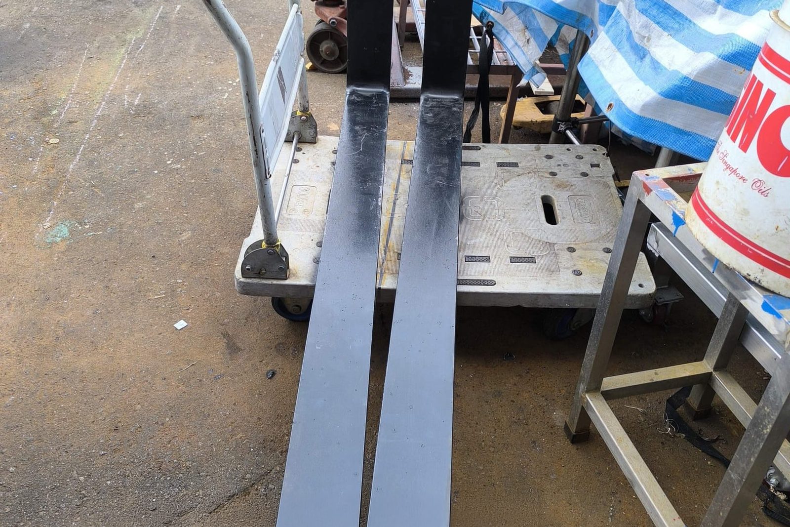 Forklift fork replacement