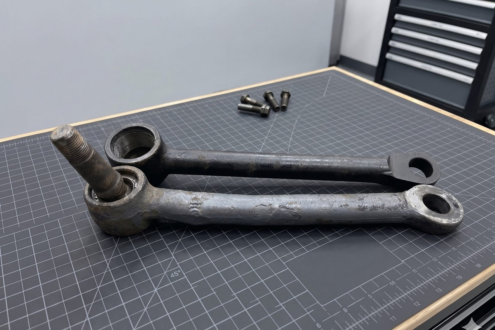 Forklift steering rod repair