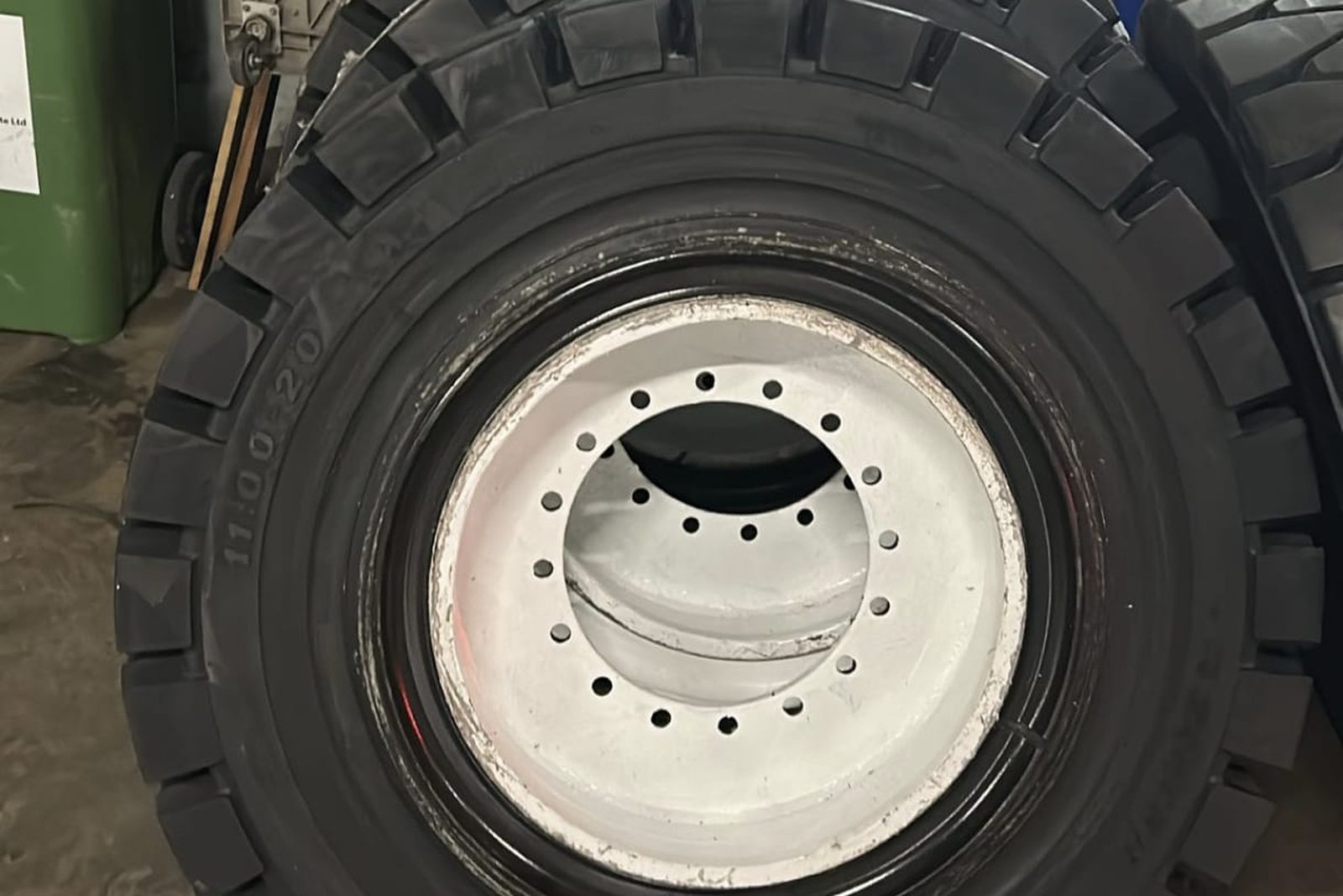 Forklift wheel and tyre replacement